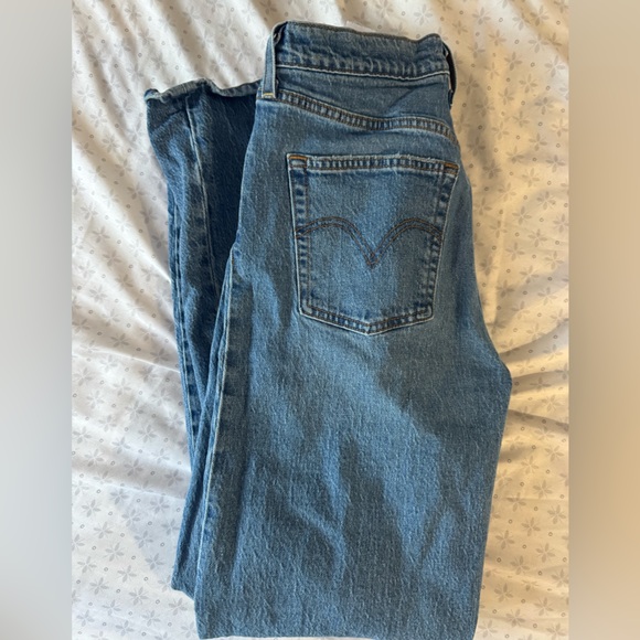 Levi’s Ribcage - Picture 1 of 2